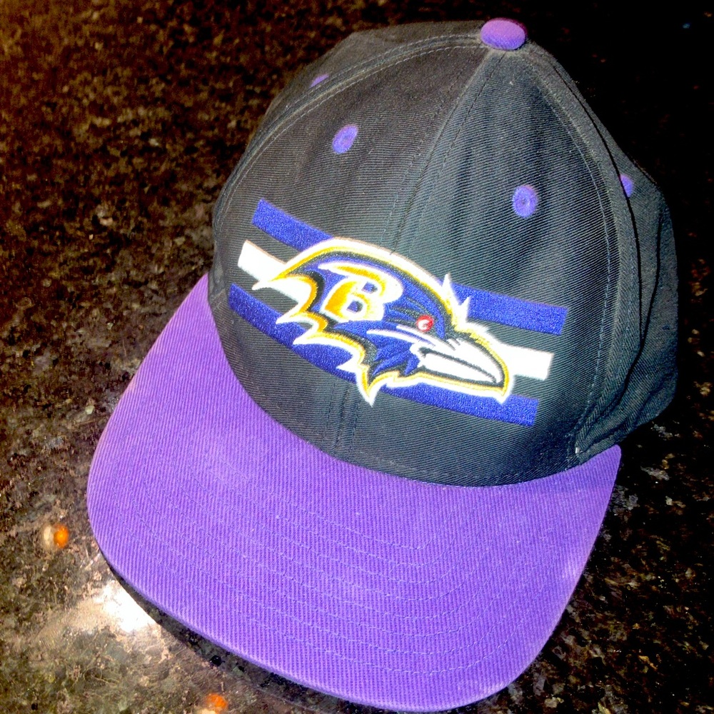 Vintage Ravens SnapBack. Brand: Team Apparel Reebok. Great condition